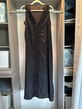 Black Lace-Trim Sleeveless Maxi Dress
